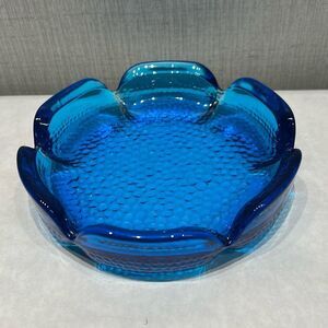 Vtg Anchor Hocking Blue Lotus Pebble Art Glass Ashtray Flower MCM Bowl Trinket D